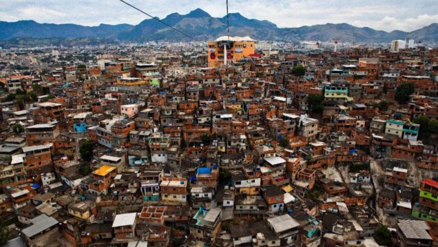 rio-favela-gondola-xlarge