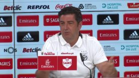 Vitória elogia Fenerbahçe de idade avançada e fala em responsabilidade