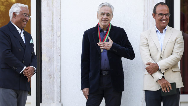 Entrega da medalha de mérito cultural ao cantor brasileiro Caetano Veloso.