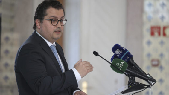 Economia: Ministro Joaquim Miranda Sarmento na conferência anual da Associação das Associações de Crédito Especializado