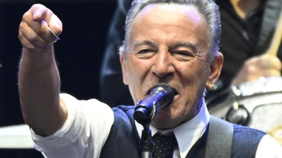 27.05 Bruce Springsteen
