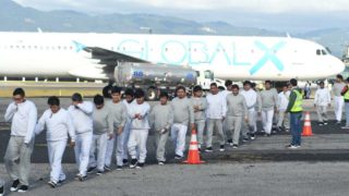 21.08 deportados