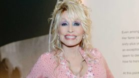 25.08 Dolly Parton